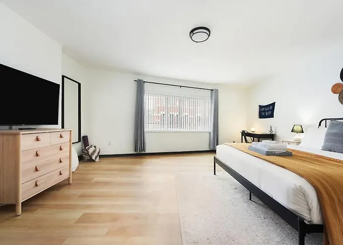 Hostwise - On Butler St, Lower Lawrenceville, Perfect Location! *