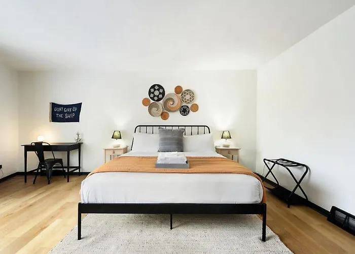 Hostwise - On Butler St, Lower Lawrenceville, Perfect Location! *