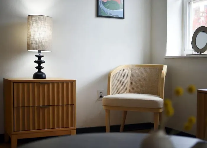 Hostwise - On Butler St, Lower Lawrenceville, Perfect Location! Apartment